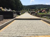 Główna alejka na cmentarzu w Jaworniku, to zrealizowane zadanie wybrane przez mieszkańców w ubiegłorocznym głosowaniu.
