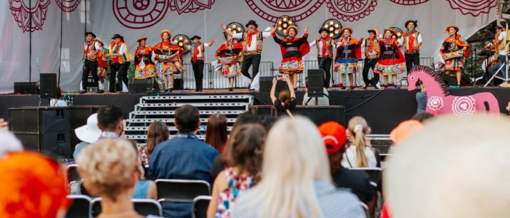 Barwnie, muzycznie, tanecznie i koncertowo – Międzynarodowe Małopolskie Spotkania z Folklorem przyciągnęły tłumy!