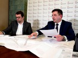 Burmistrz Maciej Ostrowski przedstawił projekt rewitalizacji Rynku wraz z otoczeniem Starówki