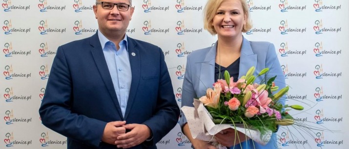 Otylia Jędrzejczak Polska Mistrzyni Olimpijska i dwukrotna mistrzyni świata z wizytą w kancelarii UMiG 
