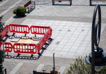 Uszkodzona fontanna na myślenickim Rynku - przepraszamy za utrudnienia