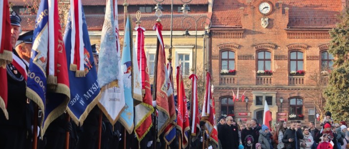 Uroczystości przed Pomnikiem Niepodległości