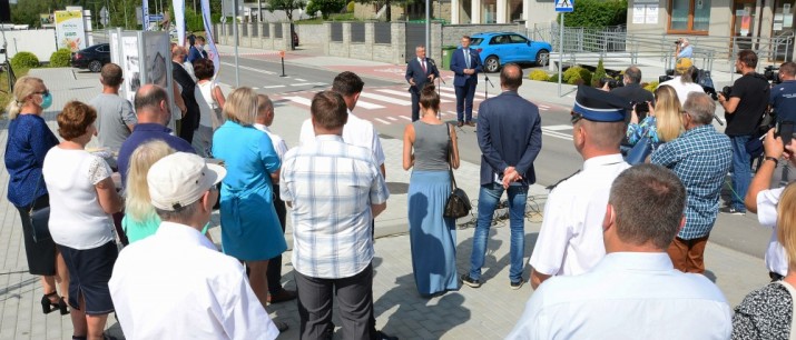 Otwarcie drogi w Głogoczowie z udziałem ministra Andrzeja Adamczyka