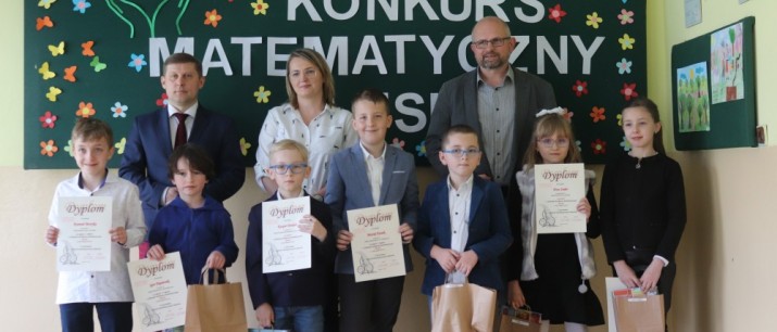 Nagrody dla laureatów gminnego konkursu matematycznego `Plusik` 