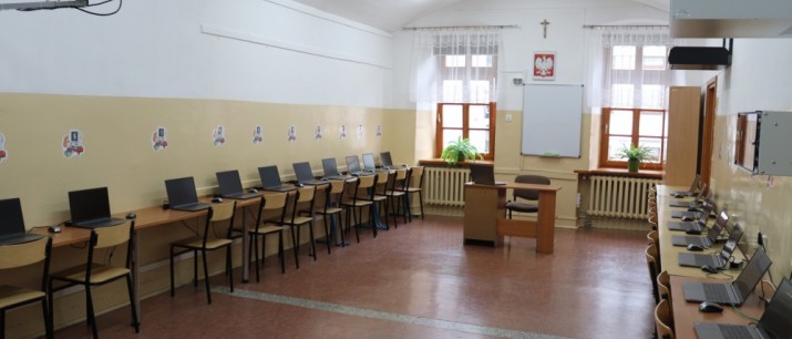Gmina Myślenice otrzymała dofinansowanie na zakup sprzętu komputerowego dla szkół