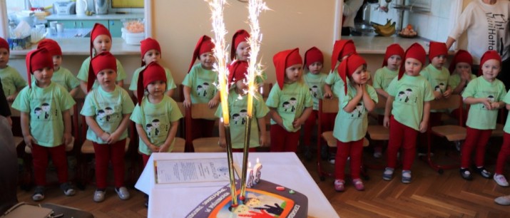Przedszkolaki z „Szóstki” świętowały urodziny placówki