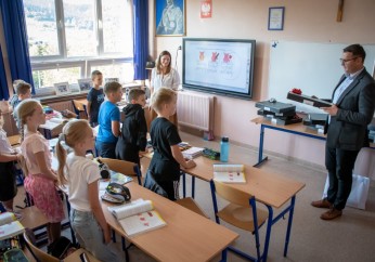 Nowe laptopy dla uczniów z Bysiny, Jasienicy i z Poręby