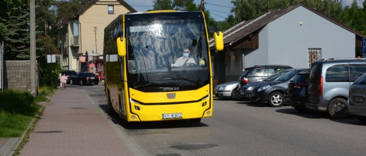 ` Żółty autobus ` dla odwiedzających cmentarze. Rozkład Jazdy 