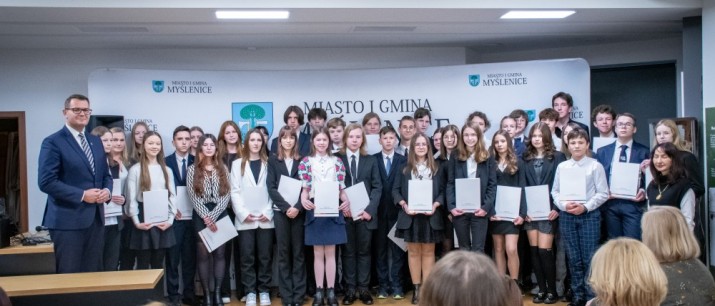 Uczniowie nagrodzeni za osiągnięcia naukowe oraz sportowe w roku 2022/23