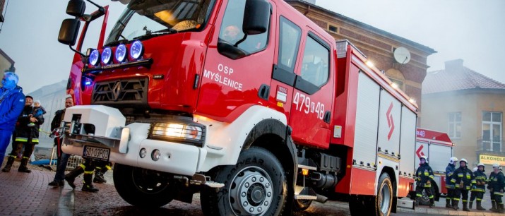 Nowy wóz ratowniczy-gaśniczy trafił do OSP Myślenice - Śródmieście
