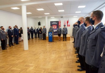 Święto Policji w Myślenicach, wyróżnienie dla Jarosława Szlachetki