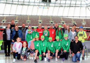 Młode piłkarki Respektu Myślenice szóste w Polsce, zaprezentowały się na Stadionie Narodowym! 