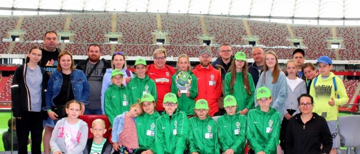 Młode piłkarki Respektu Myślenice szóste w Polsce, zaprezentowały się na Stadionie Narodowym! 