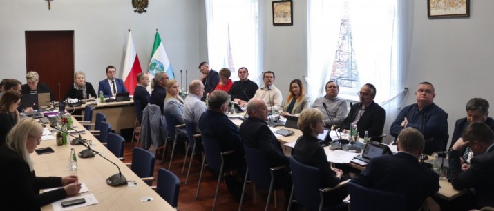 Nadzwyczajna sesja Rady Miejskiej: Zmiany w budżecie i środki dla OSP