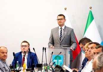 Burmistrz Jarosław Szlachetka z absolutorium za 2021 rok