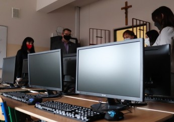 Szkoła w Osieczanach z nową pracownią komputerową!